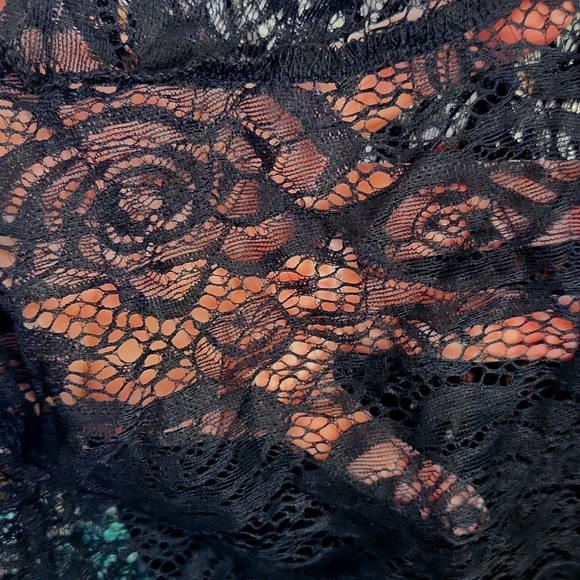 PRETTY ☆ MIDNITE BLACK ☆ RUFFLED ☆ FLORAL LACE  SHRUG ☆ NWT - Picture 7 of 8